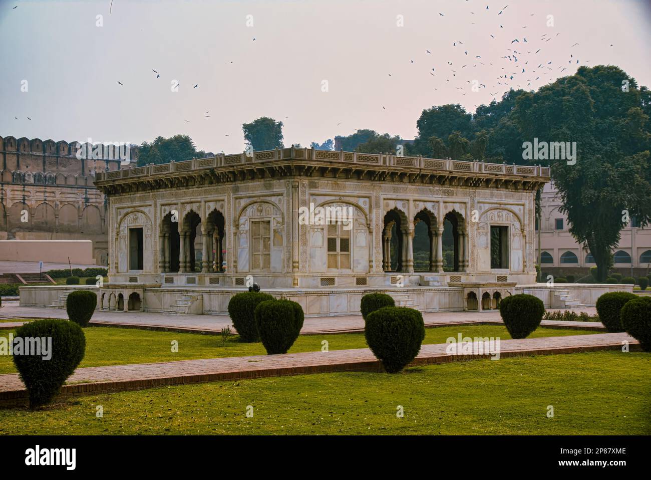 Hazuri Bagh ist ein Garten in Lahore, Punjab, Pakistan, umgeben vom