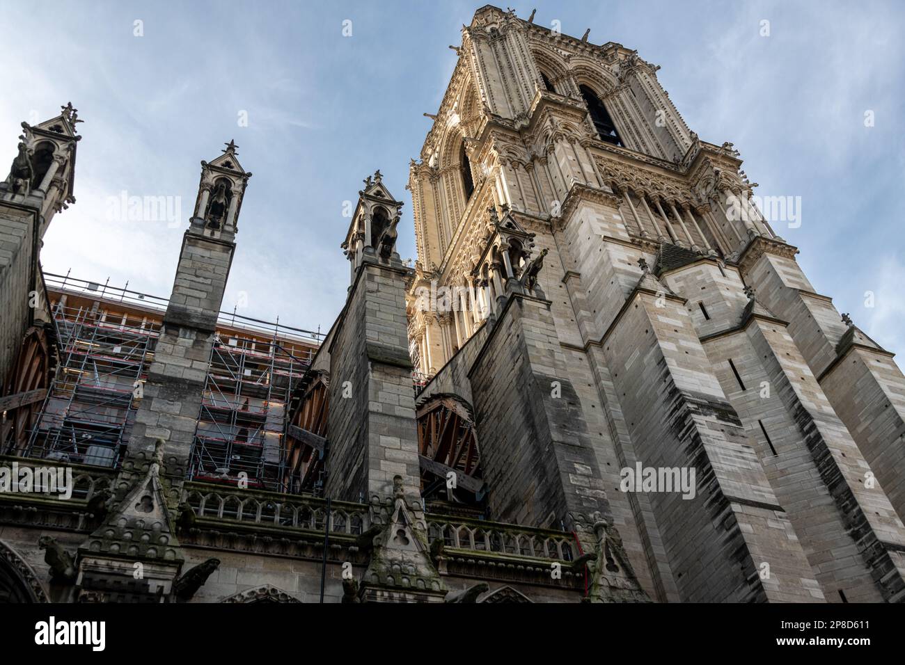 Teil der Restaurierung der Kathedrale Notre Dame nach dem Feuer von 2019. Stockfoto