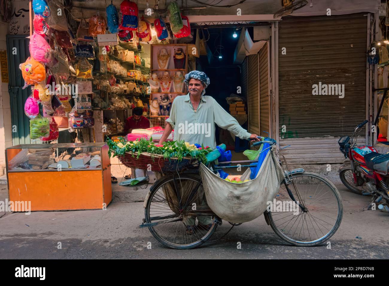 Der größte Einfluss auf die von Mauern umgebene Stadt Lahore hatte die Invasion der Mogul, mit der Ankunft der fünf großen Mogul-Leade Stockfoto