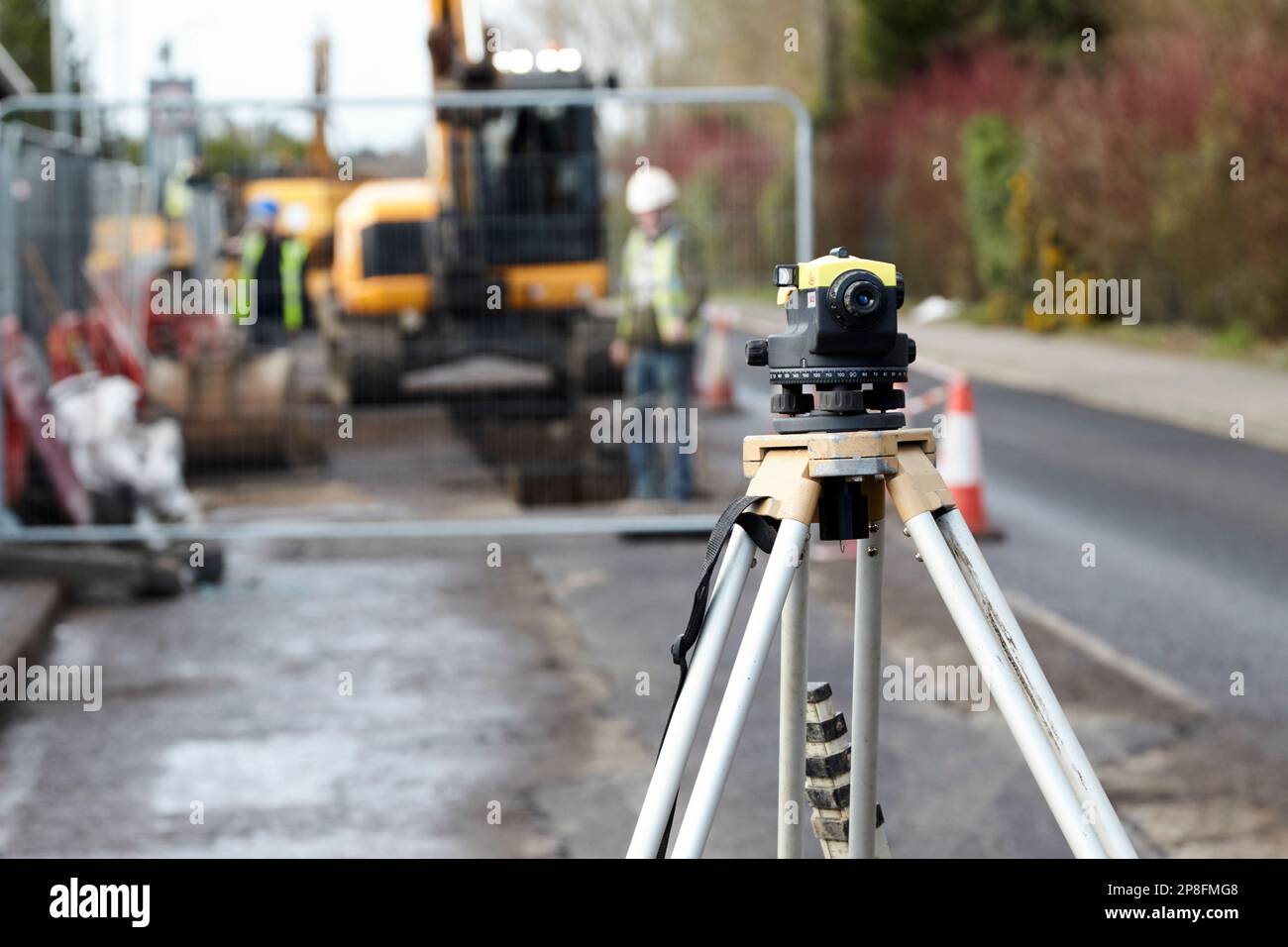 Automatische optische Wasserwaage für Straßenbauarbeiten in der Nähe von Belfast Northern Ireland UK Stockfoto