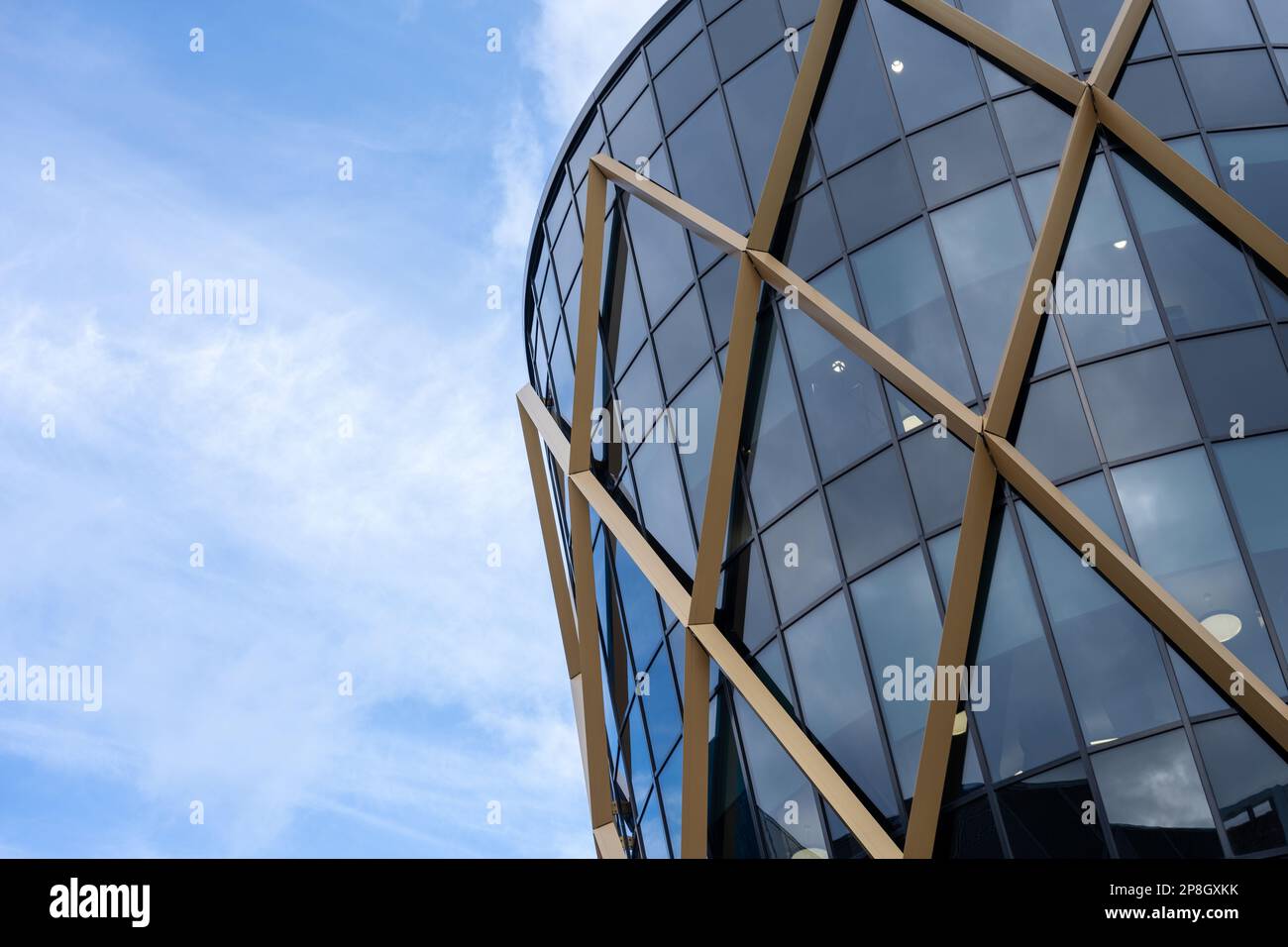 Seitenansicht des Catalyst-Gebäudes im Newcastle Helix Science Park - innovatives Forschungszentrum in Newcastle Upon Tyne, Großbritannien Stockfoto