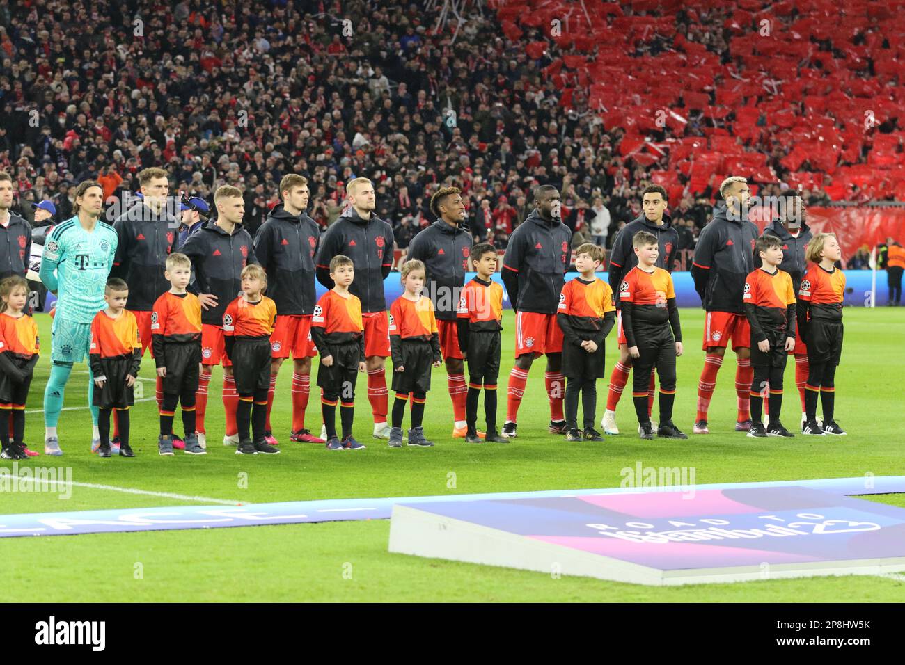 München, Deutschland. , . FcBayern Team-Aufstellung: 1 Yann SOMMER, 2 Dayot Upamecano, 4 Matthijs de Ligt, 6 Joshua Kimmich, 8 Leon Goretzka, 11 Kingsley Coman, 13 Eric Maxim Choupo-Moting, 19, Alphonso Davies, 25 Thomas Müller, Müller, 42 Jamal Musiala, 44 Josip Stanisic von FcBayern FOOTBALL, UEFA CHAMPIONS LEAGUE, FC Bayern Muenchen vs PSG, Paris Saint Germain, Runde mit 16 2. Etappe am Mittwoch, 8. März 2023 in München im Fußballstadion der Allianz Arena, Ergebnis 2:0, (Foto: © Arthur THILL/ATPimages) (THILL Arthur/ATP/SPP) Guthaben: SPP Sport Press Photo. Alamy Live News Stockfoto