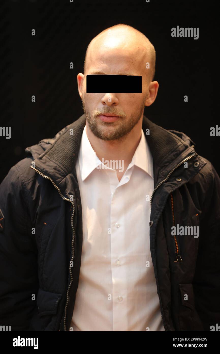 Der Angeklagte Kevin Di Mase wurde während der Verfassungssitzung der Jury im assizes-Prozess von Di Mase zum Tod von Jean-Manuel lange vor dem Asszessionsgericht der Provinz Hennegau am Donnerstag, dem 09. März 2023 in Mons, dargestellt. Er steht vor Gericht wegen Diebstahls mit Totschlag als erschwerenden Umstand. BELGA PHOTO VIRGINIE LEFOUR Stockfoto