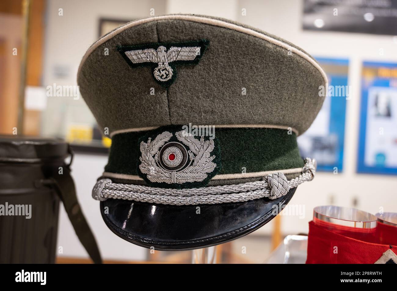 Die Visierkappe des Wehrmacht-Infanterie-Offiziers Stockfoto