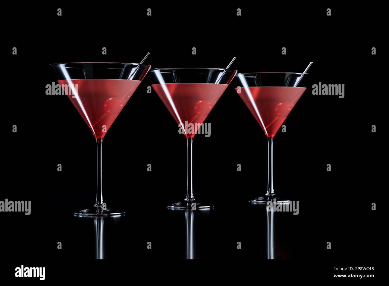 Kosmopolitische Cocktails mit Kirsche in martini-Glas Stockfoto