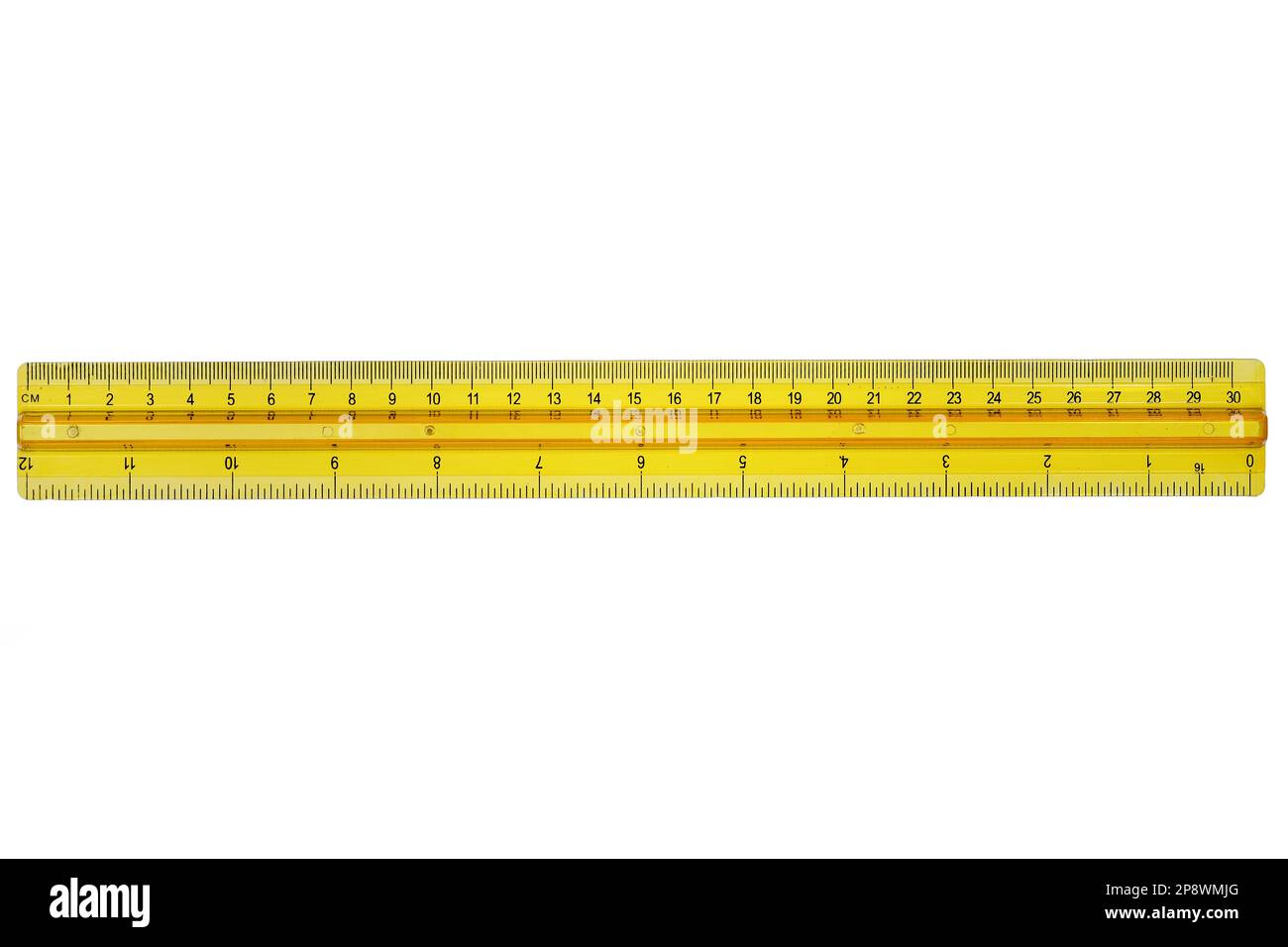 Plastiklineal isoliert auf weißem Hintergrund Stockfoto