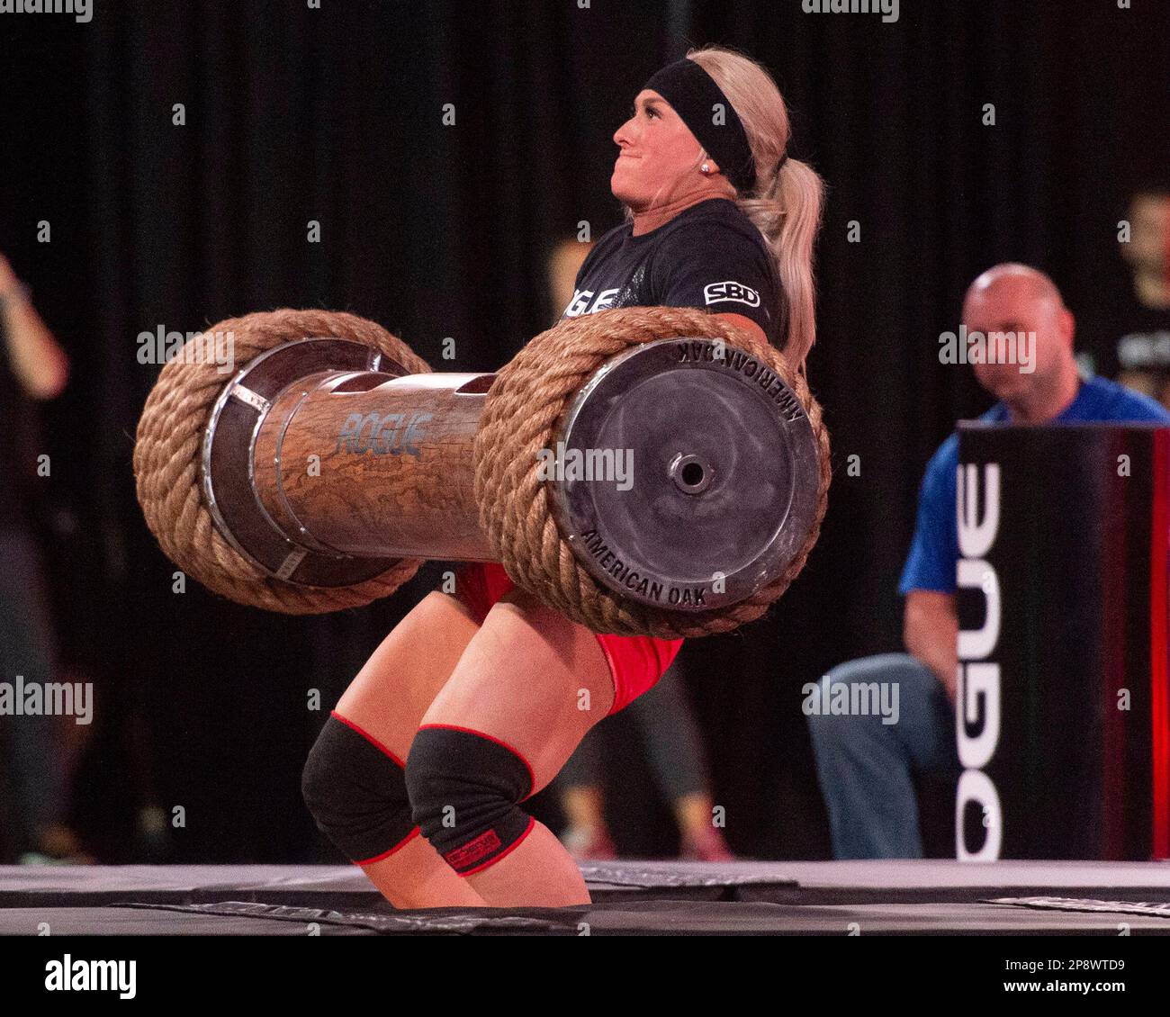 Columbus, Ohio, Usa. 3. März 2023. Melissa Peacock (CAN) nimmt an der österreichischen Eichenholzpresse beim Arnold Strongwoman Classic in Columbus, Ohio, Teil. Kredit: Brent Clark/Alamy Live News Stockfoto