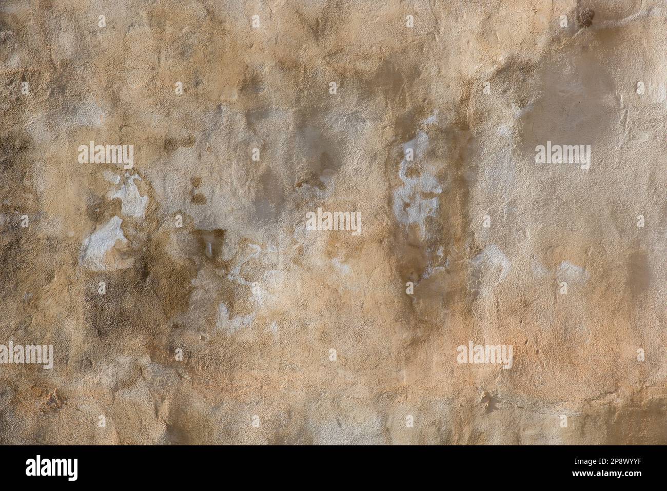 Detalle de un antiguo muro mittelalterliches hecho con piedras, ladrillos y otros materiales, textura Stockfoto