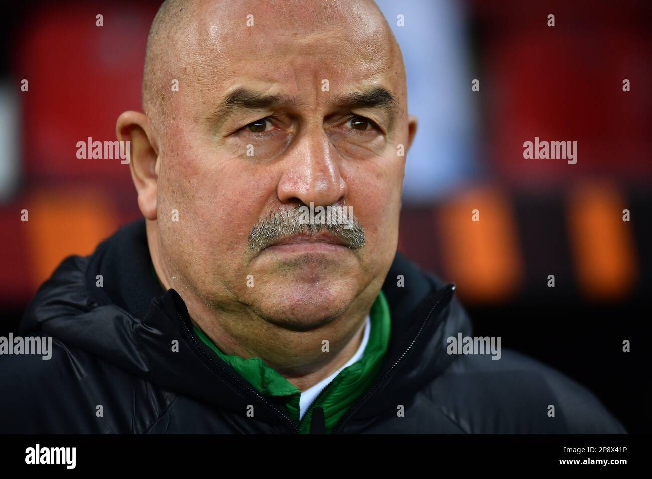 LEVERKUSEN, DEUTSCHLAND - 09.03.23: Stanislav Cherchesov. Das Spiel UEFA Europa League Bayer 04 Leverkusen gegen Ferencvaros Budapest in der BayArena Stockfoto