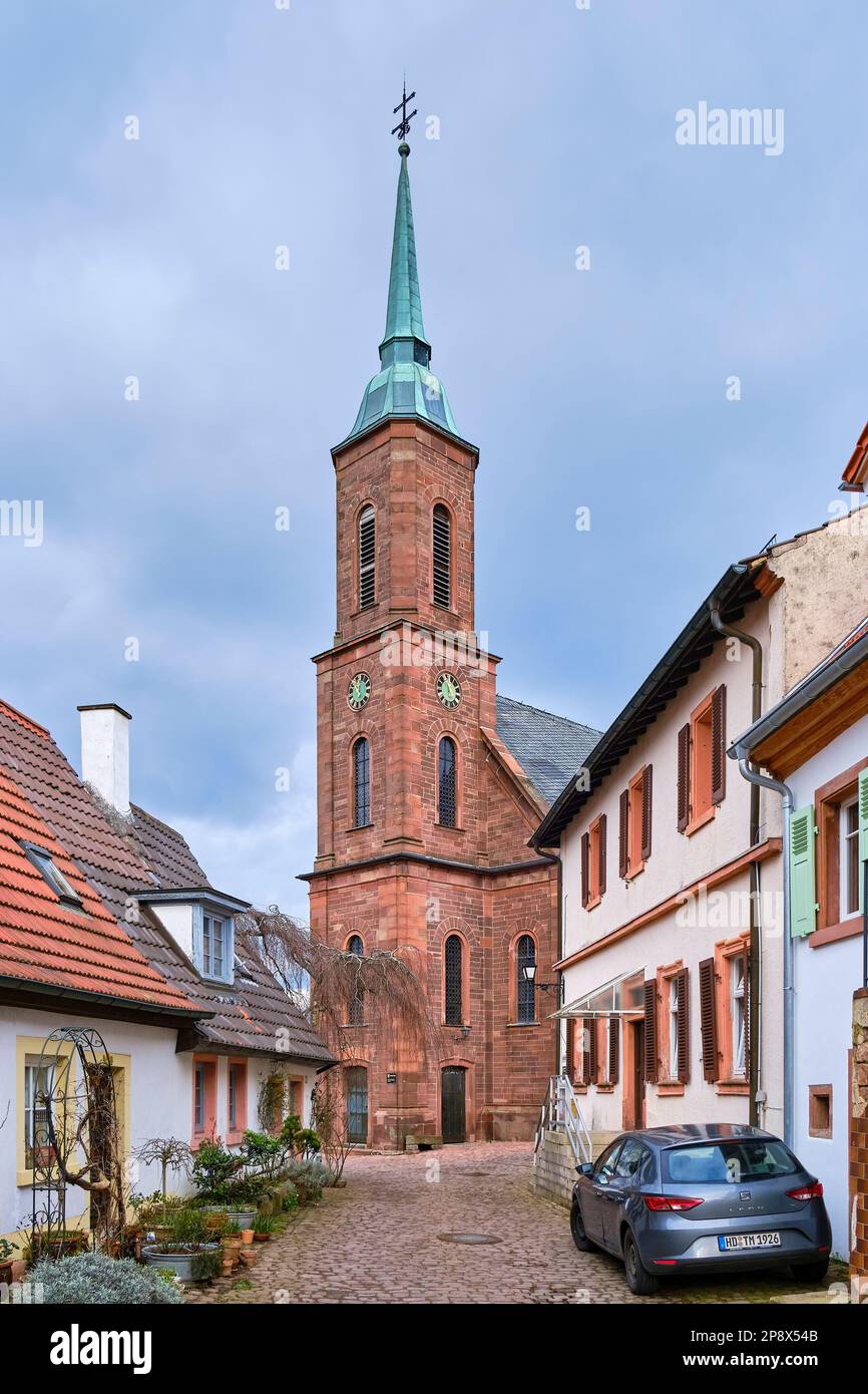 Die katholische Kirche St. Bartholomew, eine barocke Kirche des 18. Jahrhunderts in Dilsberg, Neckargemund, Baden-Württemberg, Deutschland, Europa. Stockfoto