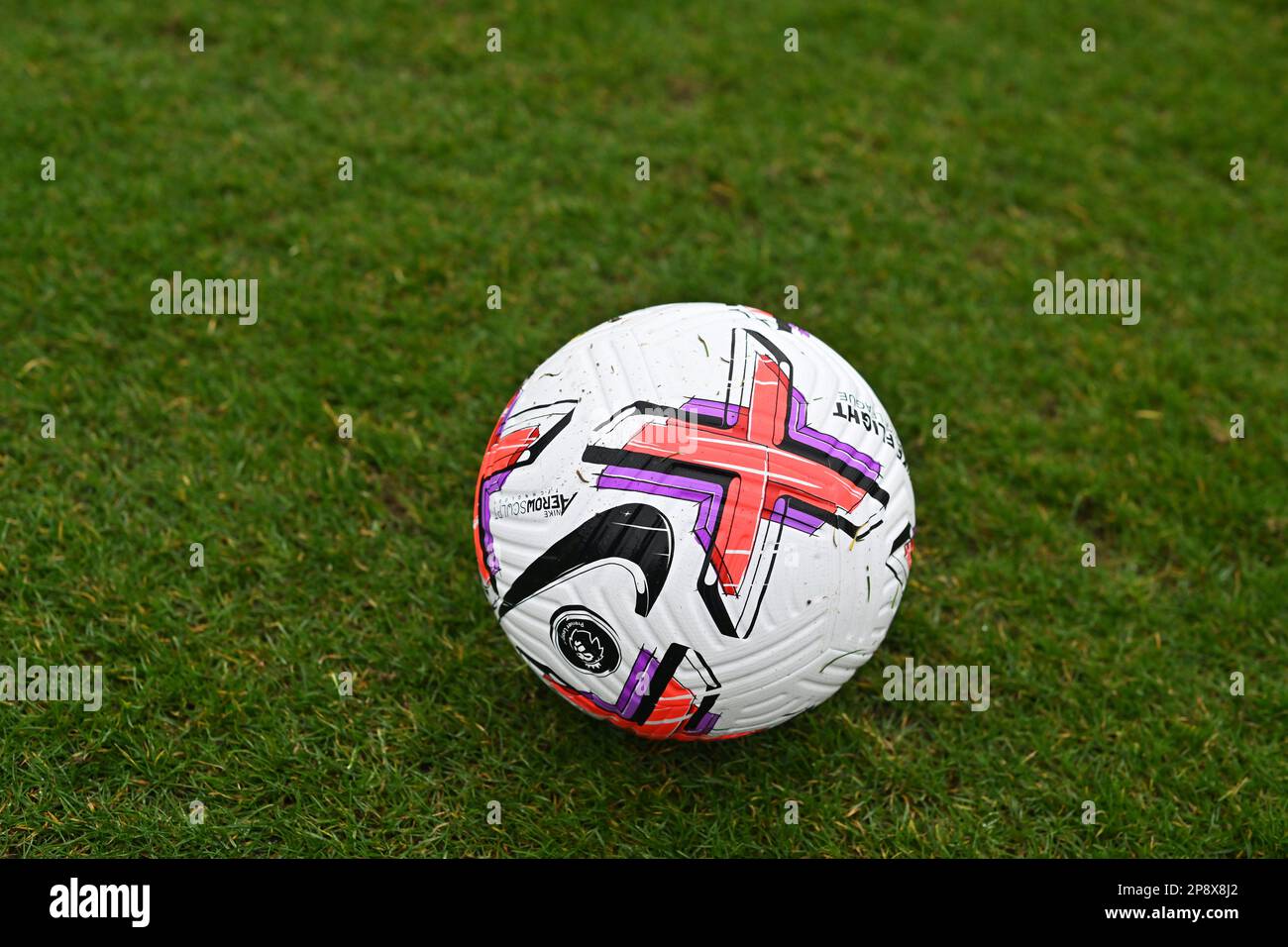 GB, London - 09. März 2023 - neuer Nike Flight Ball Dritter und letzter offizieller Premier League Ball im letzten Teil der Saison 2022/23. Foto: Sebastian Frej Stockfoto