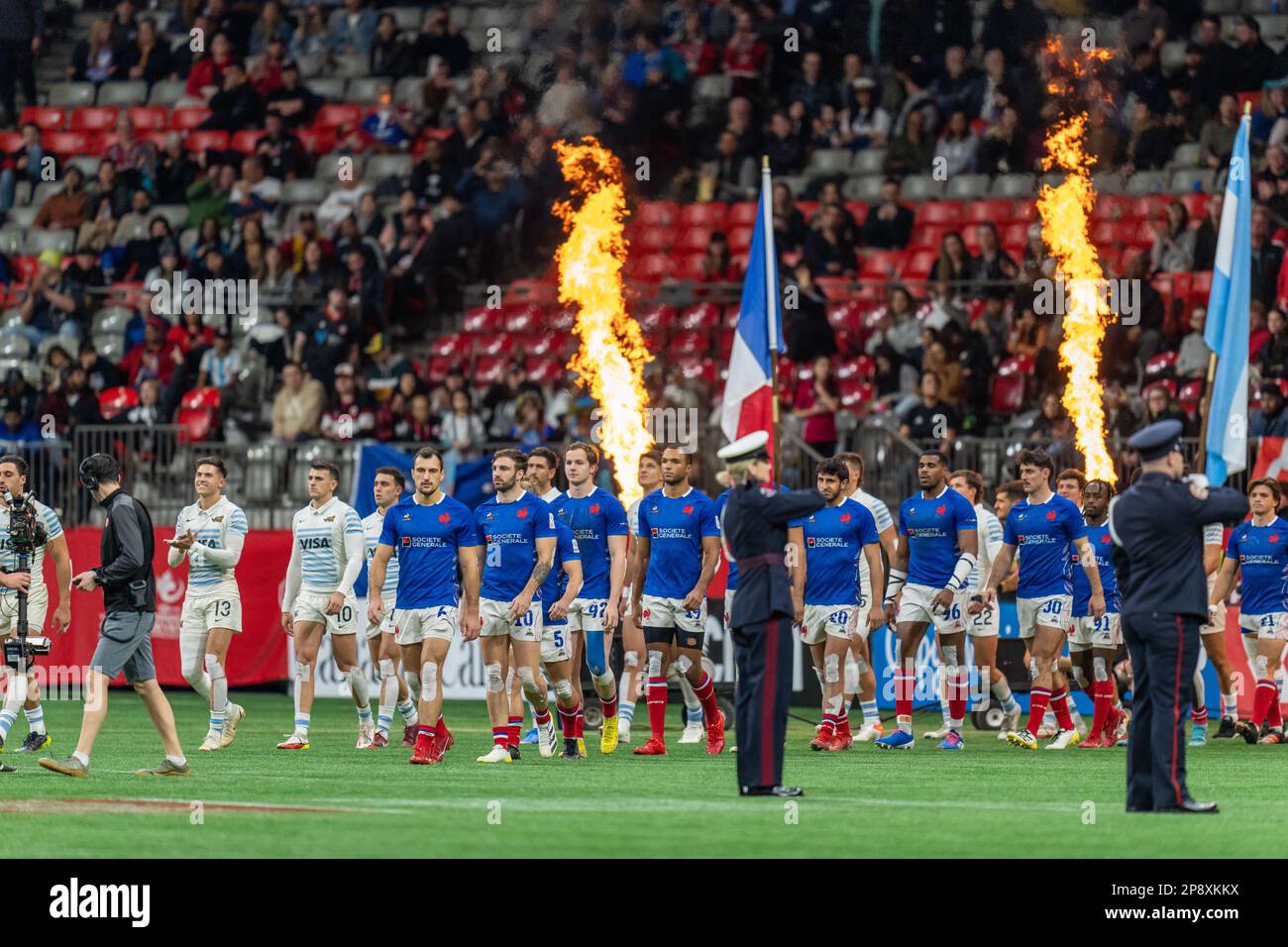 Vancouver, Kanada. 5. März 2023. Argentinische und französische Spieler betreten das Feld an Tag 3 – HSBC Canada Sevens 2023 Cup Finalspiel zwischen Argent Stockfoto