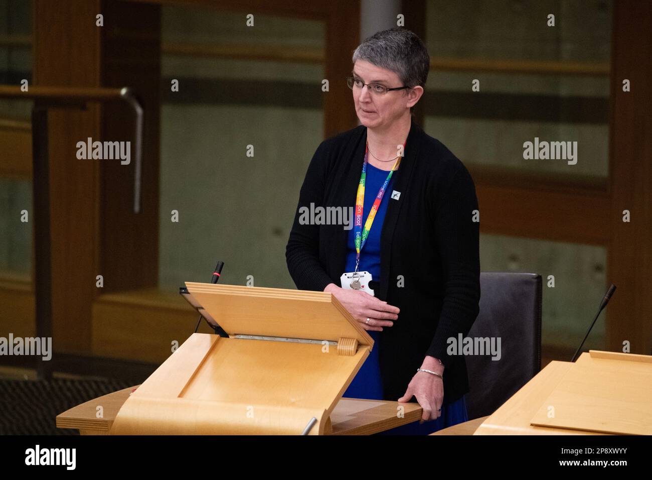 Edinburgh, Schottland, Großbritannien. 9. März 2023. ABBILDUNG: Maggie Chapman, MSP der schottischen Grünen Partei, hat während der Debatte über Frauenfeindlichkeit eine Erklärung abgegeben. Szenen im Holyrood im schottischen Parlament während der Nachmittagssitzung während der Mysogyny-Debatte und Szenen zur Entscheidungszeit. Kredit: Colin D Fisher/CDFIMAGES.COM Kredit: Colin Fisher/Alamy Live News Stockfoto