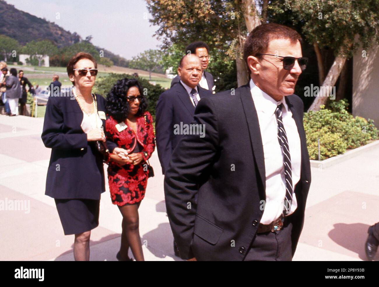 Robert Blake ist mit 89 gestorben. Robert Blake vom Bestattungsdienst für Sammy Davis Jr., Forest Lawn Memorial Park, Los Angeles. 18. Mai 1990 Kredit: Ralph Dominguez/MediaPunch Stockfoto