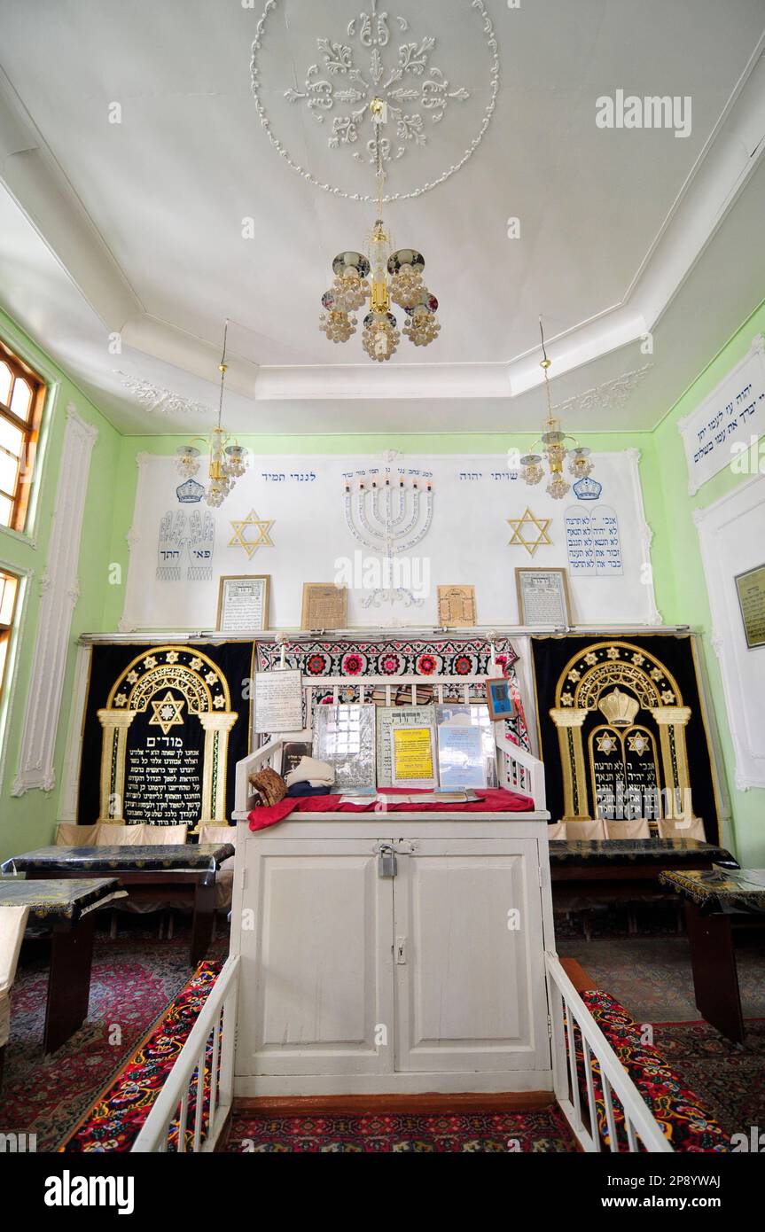 Das Innere der Jüdischen Synagoge Old Bukhari in Bukhara, Usbekistan. Stockfoto