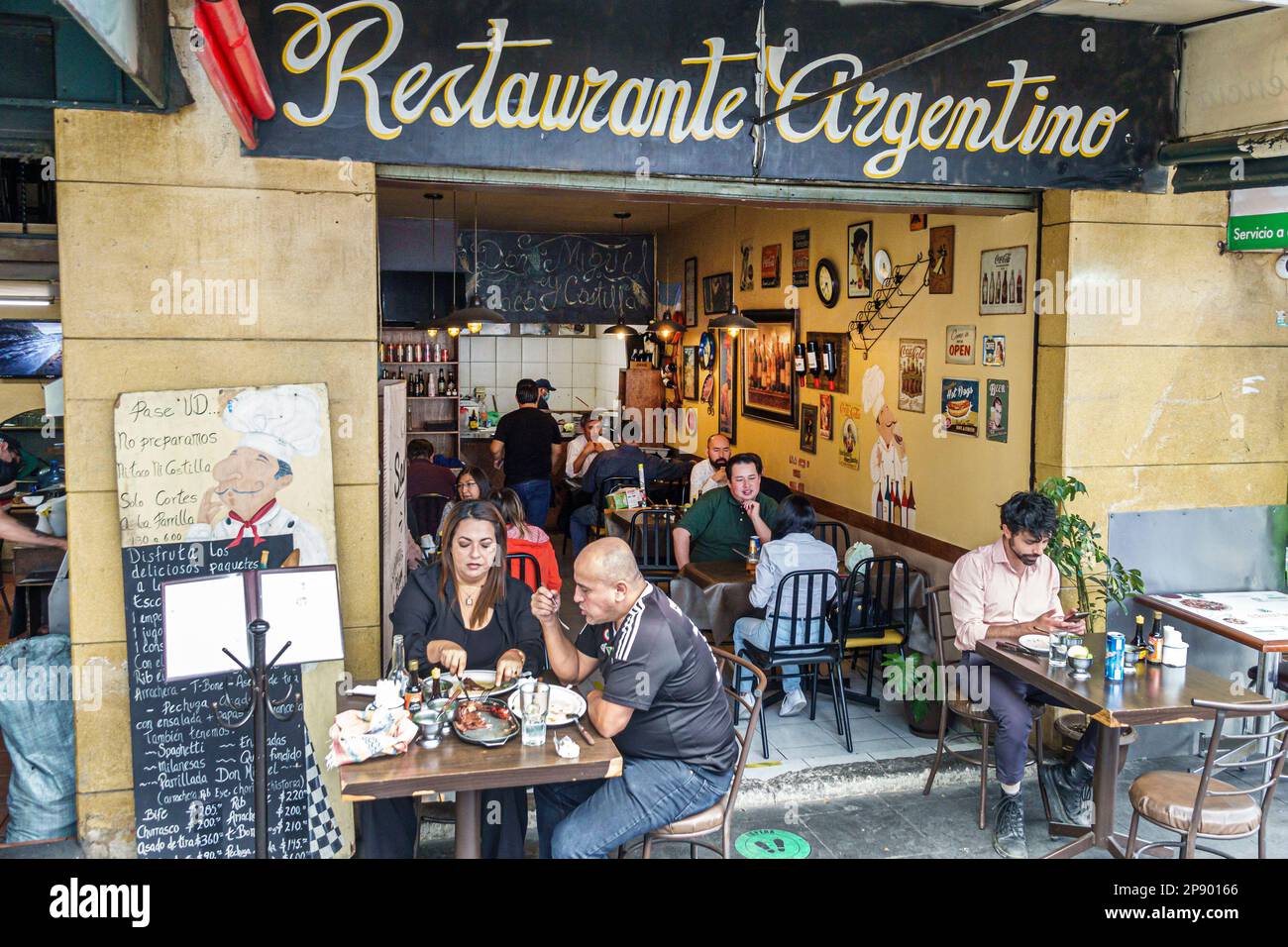 Mexiko-Stadt, Restaurant Argentino Argentinische Küche, Sitztische, Männer Männer, Frauen Frauen weiblich, Erwachsene, Bewohner, Paare Stockfoto