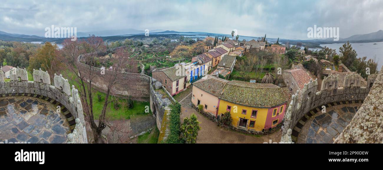 Das Dorf Granadilla. Aus der Vogelperspektive vom Schloss. Extremadura, Caceres, Spanien Stockfoto