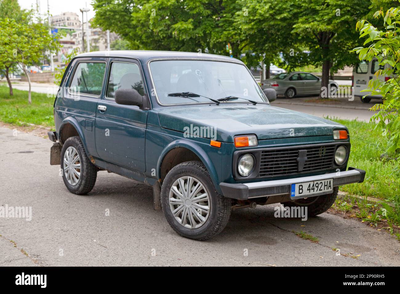 Varna, Bulgarien - Mai 17 2019: Der Lada 4 x 4 (früher Lada Niva genannt) ist ein Geländefahrzeug, das von 1977 von den Russen (für Stockfoto