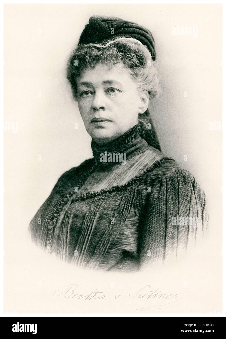 Bertha von Suttner (1843-1914), österreichisch-böhmische Pazifistin und Schriftstellerin, erste Frau, die den Friedensnobelpreis erhalten hat, Porträtfoto von Carl Pietzner, ca. 1900 Stockfoto