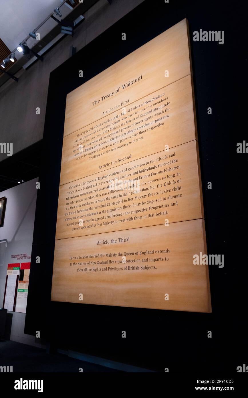 Der Text des Vertrags von Waitangi wird im Museum von Neuseeland, Te Papa, Tongarewa, Wellington, Neuseeland ausgestellt. Stockfoto