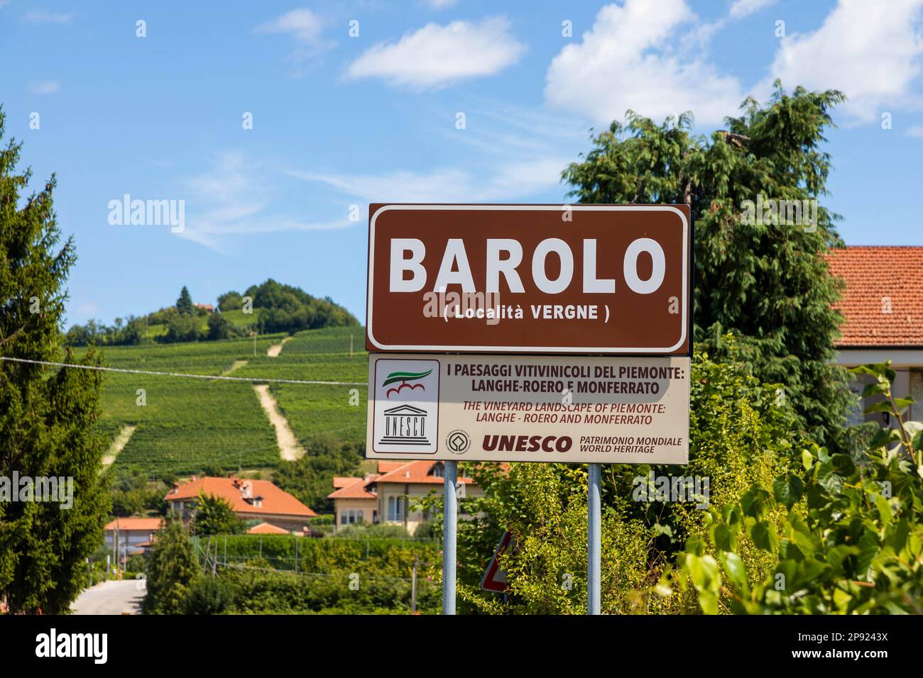 Barolo Dorf Straßenschild, UNESCO-Website - Italien Stockfoto