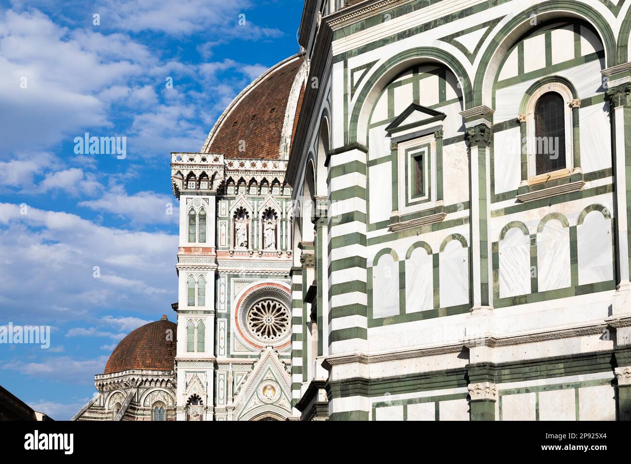 Florenz, Italien. Die romantische und farbenfrohe Kathedrale - auch Duomo di Firenze genannt - wurde von der Familie Medici in der Renaissance erbaut Stockfoto