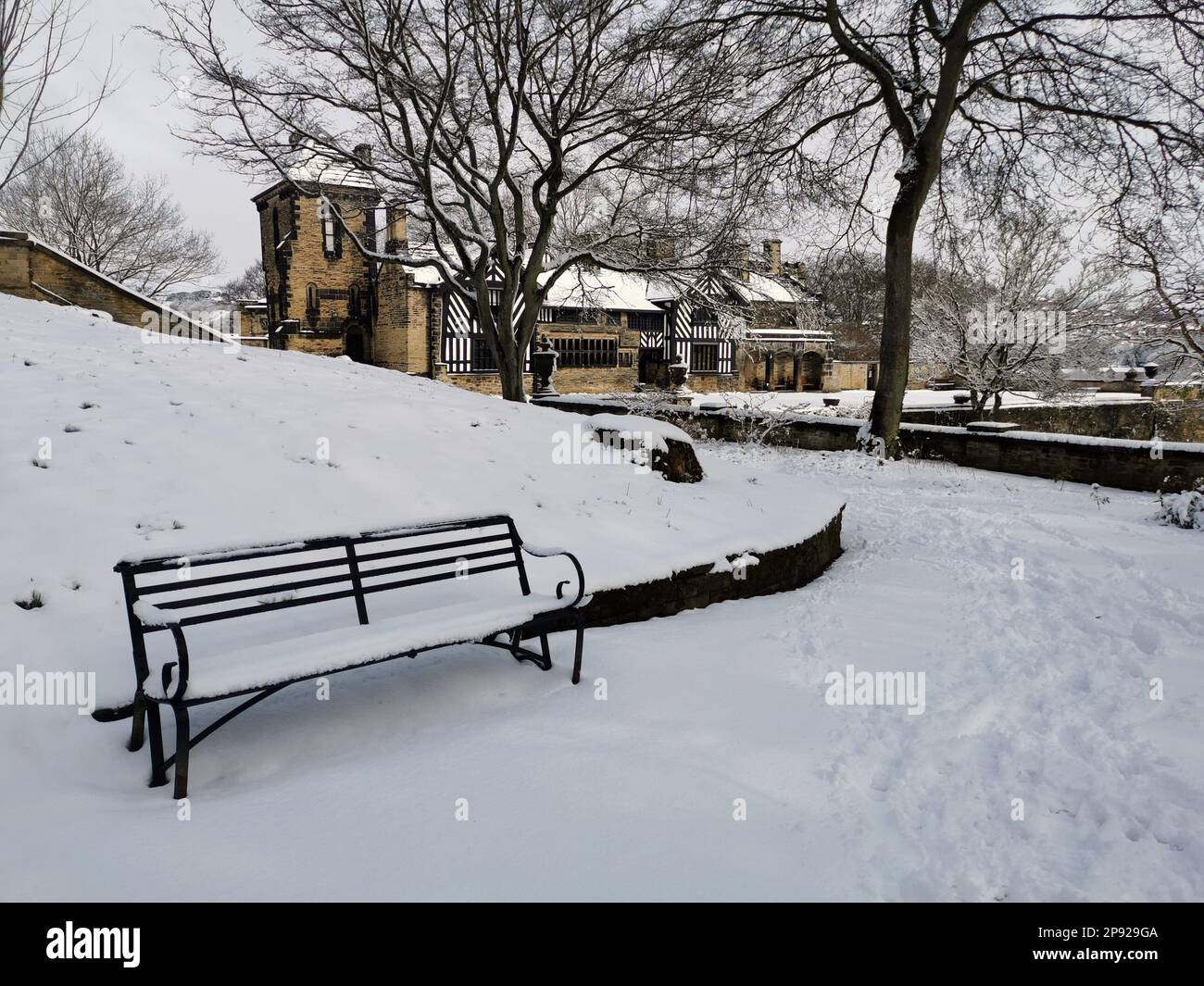 Schnee in der Shibden Hall in Halifax, West Yorkshire. Foto: Freitag, 10. März 2023. Stockfoto