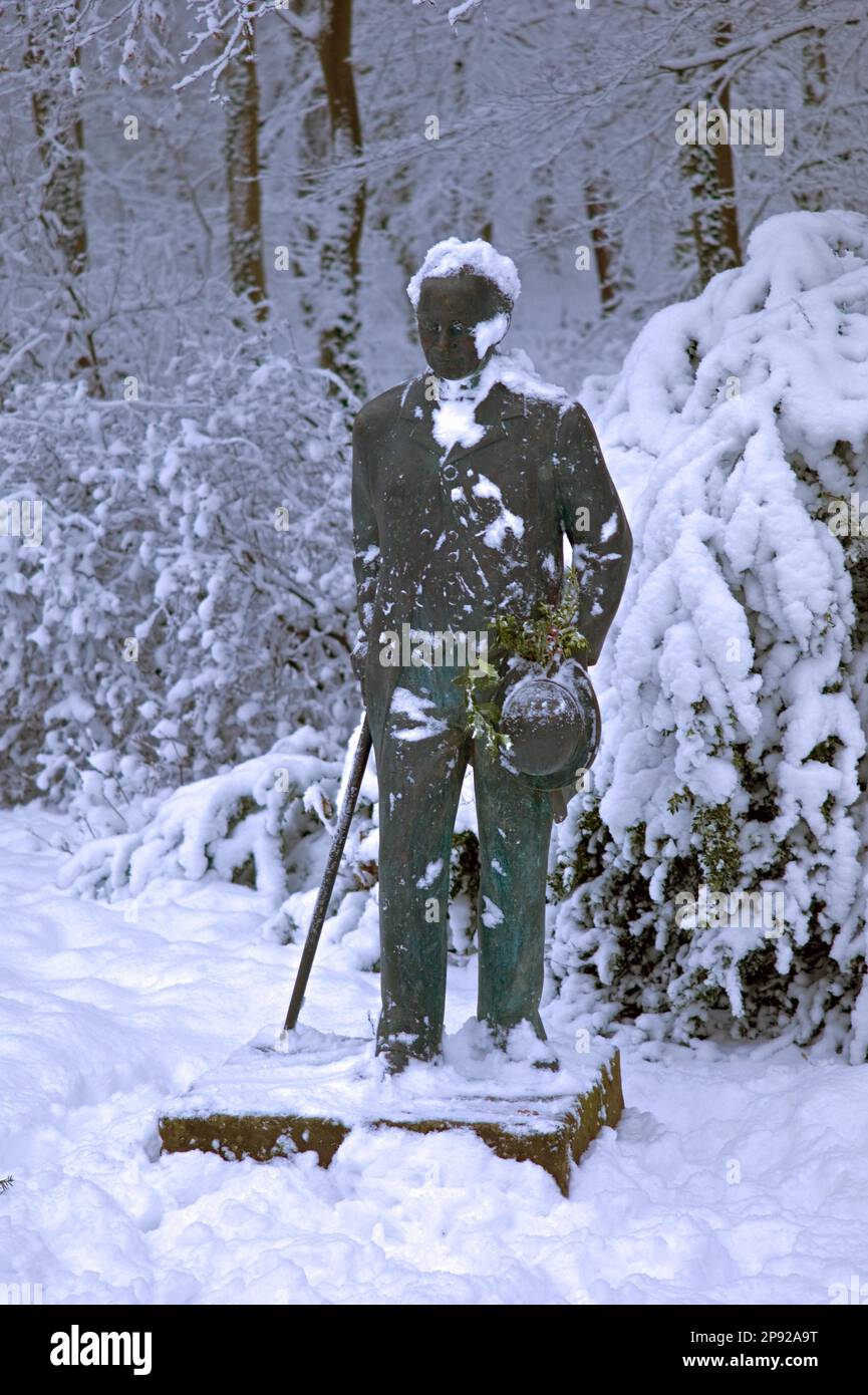 Bronzestatue von Baron Knoop, Knoops Park im Winter, Bremen, Lesum, Deutschland Stockfoto