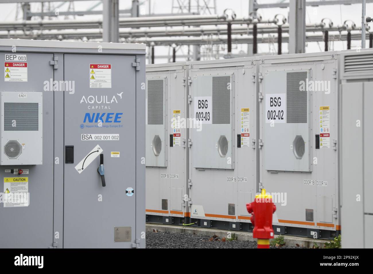 Am Freitag, den 10. März 2023, ist in Ruien, Kluisbergen, ein Batteriepark geöffnet. Der Park ist mit einer Kapazität von 25 MW/100 MWh der größte in Europa. BELGA FOTO NICOLAS MAETERLINCK Stockfoto