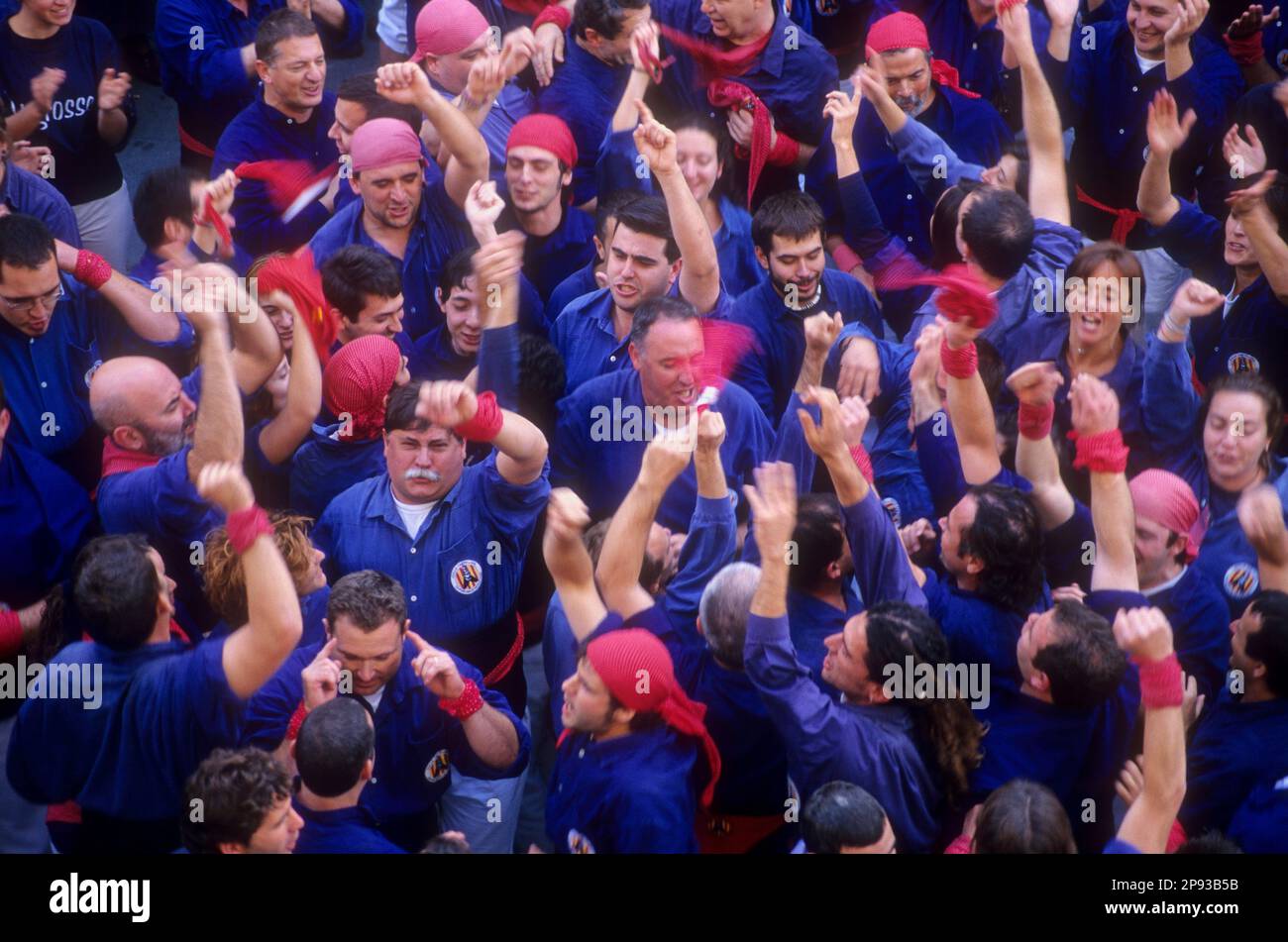 Ein großer Erfolg. Capgrossos de Mataró.'Castellers' ist eine katalanische Tradition. Plaza del Blat. Valls. Provinz Tarragona, Katalonien, Spanien Stockfoto