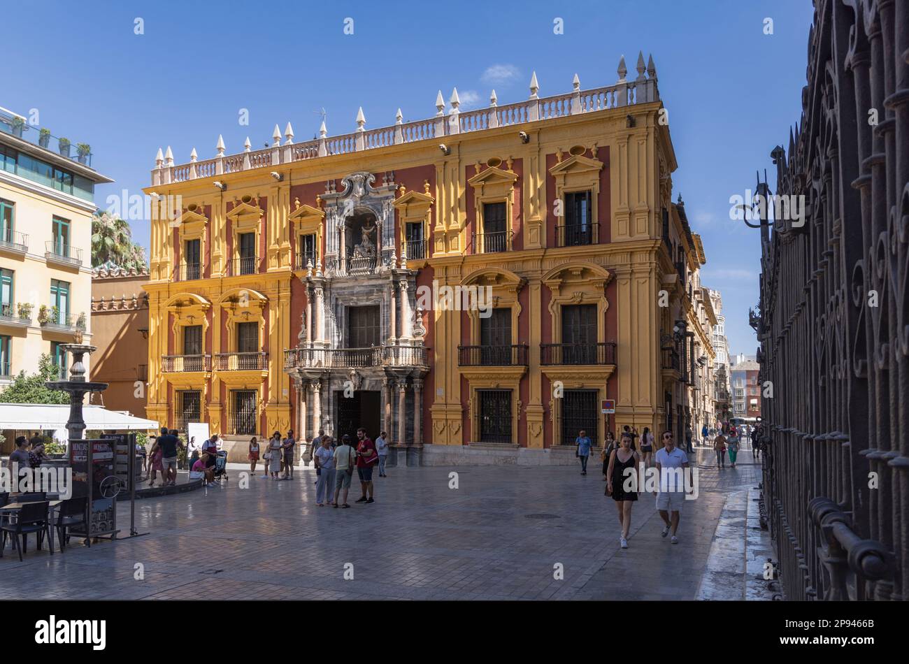 Malaga, Costa del Sol, Provinz Malaga, Andalusien, Südspanien. Palacio Episcopal oder Bischofspalast auf der Plaza del Obispo. Die Bauarbeiten begannen in Stockfoto