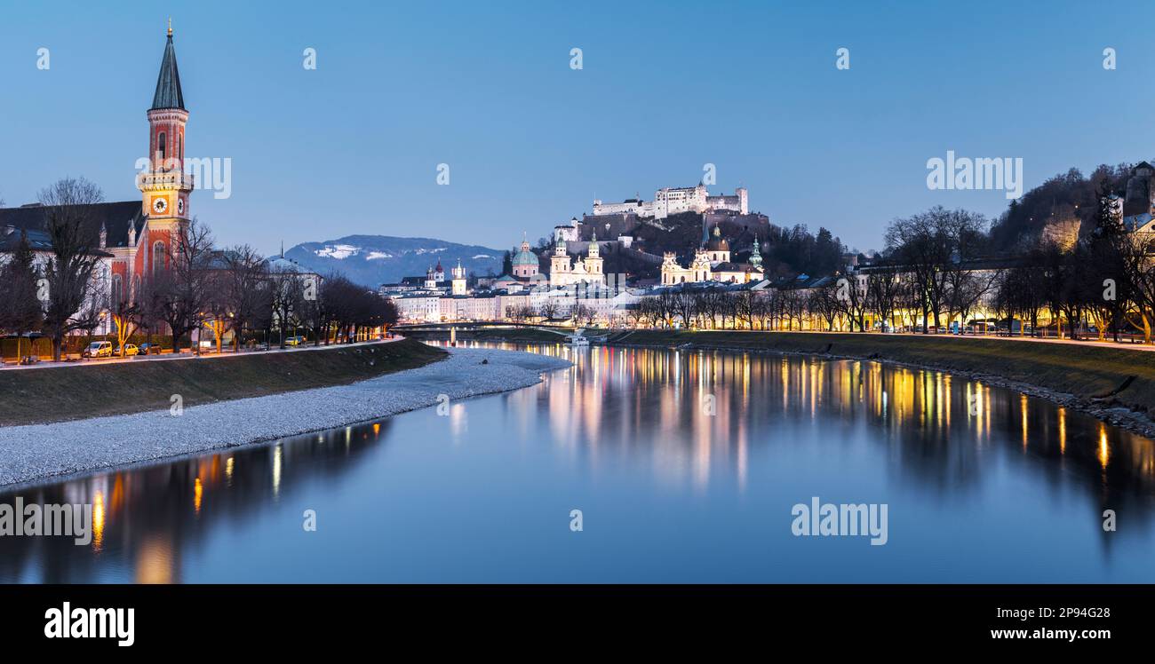 Salzburg Stadtzentrum und Salzach, Provinz Salzburg, Österreich Stockfoto