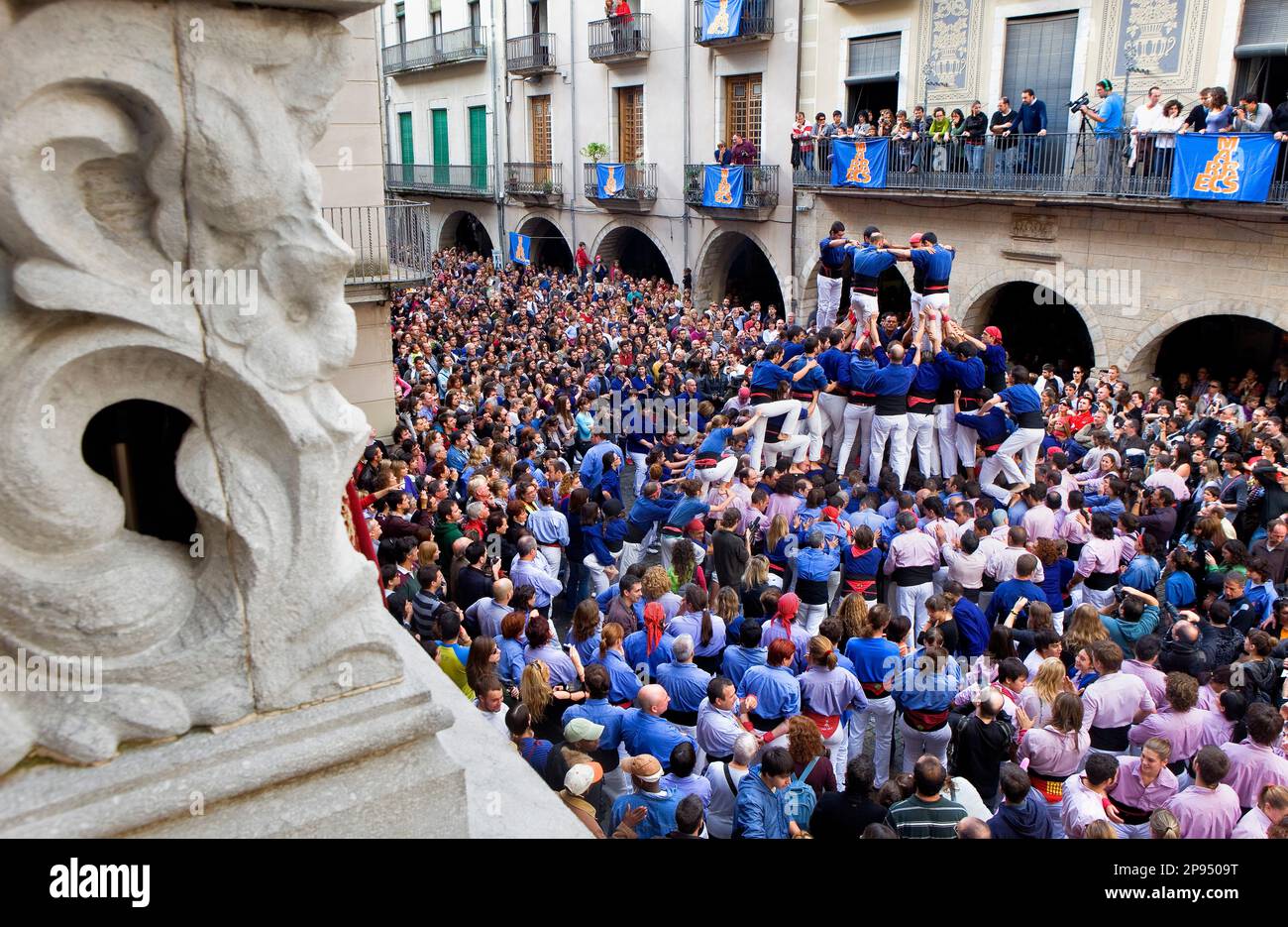 Capgrossos de Mataró.'Castellers' Gebäude menschlicher Turm, eine katalanische Tradition. Feuer i festes de Sant Narcis. Placala del VI. Girona. Spanien Stockfoto