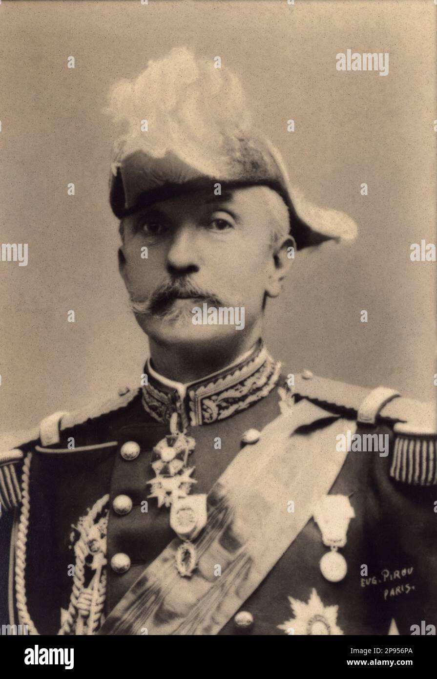 1890 c , FRANKREICH : der französische Politiker General RAOUL DE MOUTON DE BOISDEFFRE ( 1839 - 1919 ) . Foto Eugene Pirou , Paris .- POLITICA - POLITIC - FRANKREICH - FRANCIA - foto Storiche - foto storica - Portrait - ritratto - Baffi - Schnurrbart - Militäruniform - uniforme divisa militare - medaglie - decorazioni - Hut - cappello - feluca ---- Archivio GBB Stockfoto