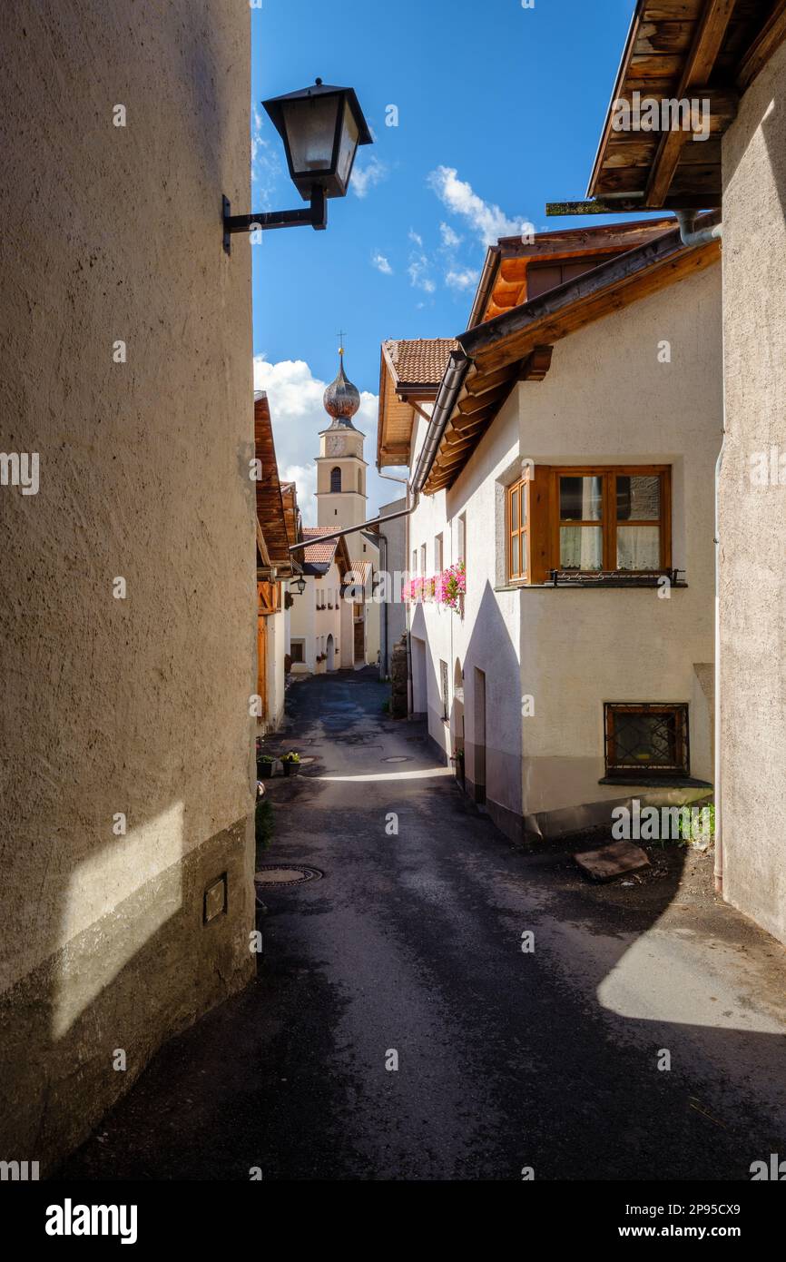 Planol, Italien - 29. September 2021: Am westlichen Rand der Ötztaler Alpen und nördlich von Malles, im Planoltal, liegt das Dorf Planol. Stockfoto