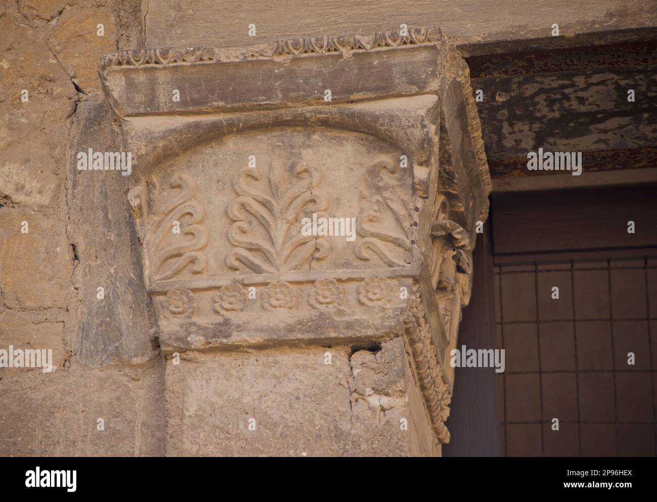 Herculaneum aufgedeckt. Herculaneum wurde beim Ausbruch des Vesuv im Jahre 79 v. Chr. unter vulkanischer Asche und Bimsstein begraben. Ercolano, Kampanien, Italien Angaben zu Spalten und Kapital Stockfoto