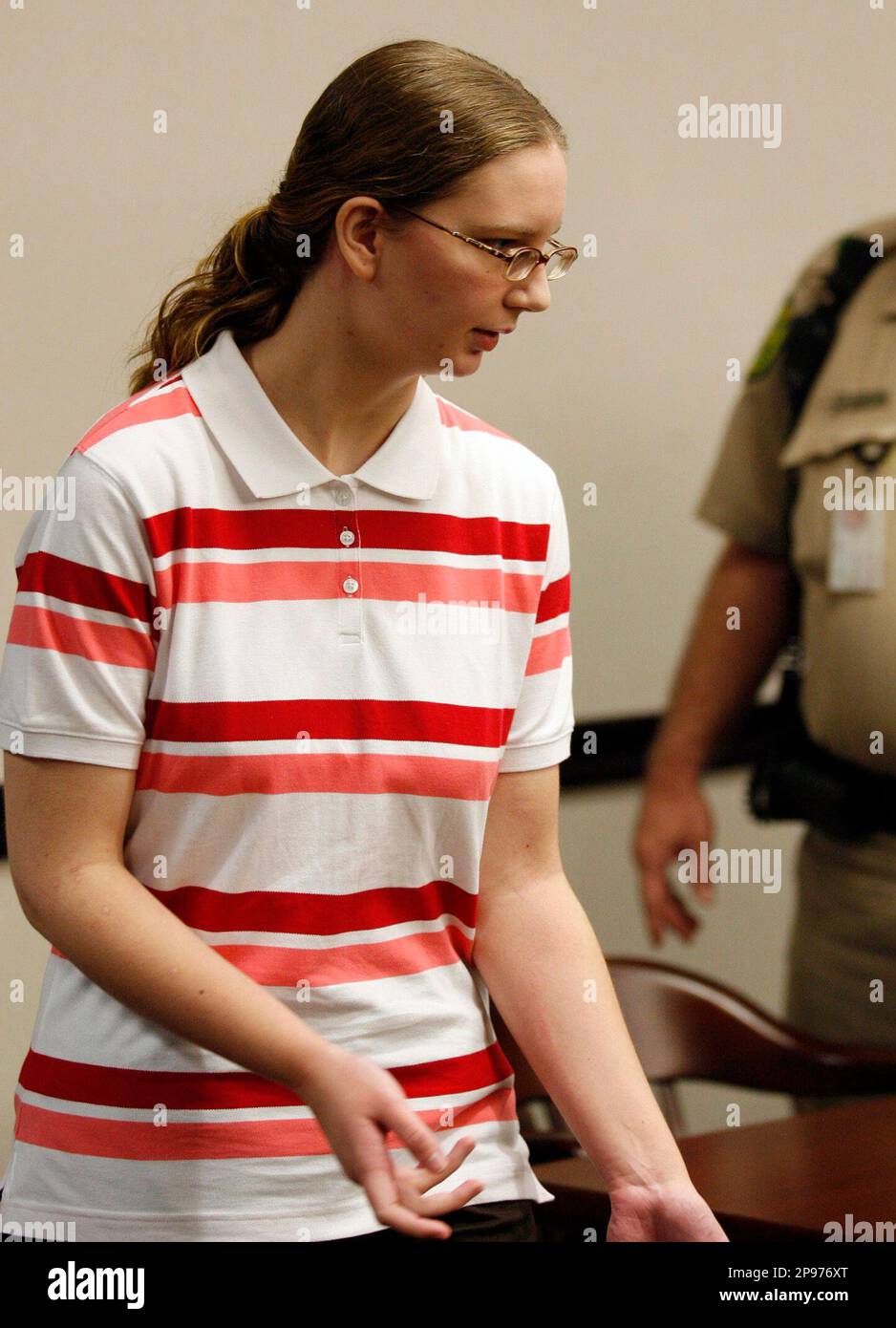 Kimberly Dawn Trenor, 20, who is accused of killing her daughter Riley Ann Sawyers, also known as '"Baby Grace" enters the courtroom during the second day of her trial in Galveston, Texas on Wednesday, Jan. 28, 2009. (AP Photo/Jennifer Reynolds, Pool) Stockfoto