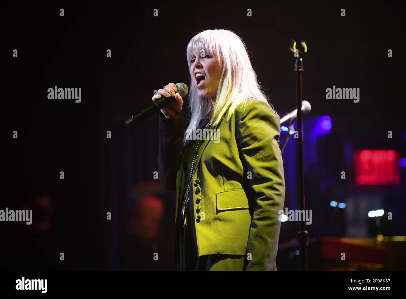 New York, USA. 09. März 2023. Pat Benatar bei The Seventh Annual Love Rocks NYC Benefiz for God's Love Wir liefern am 9. März 2023 im Beacon Theater in New York, NY. (Foto: Efren Landaos/Sipa USA) Guthaben: SIPA USA/Alamy Live News Stockfoto