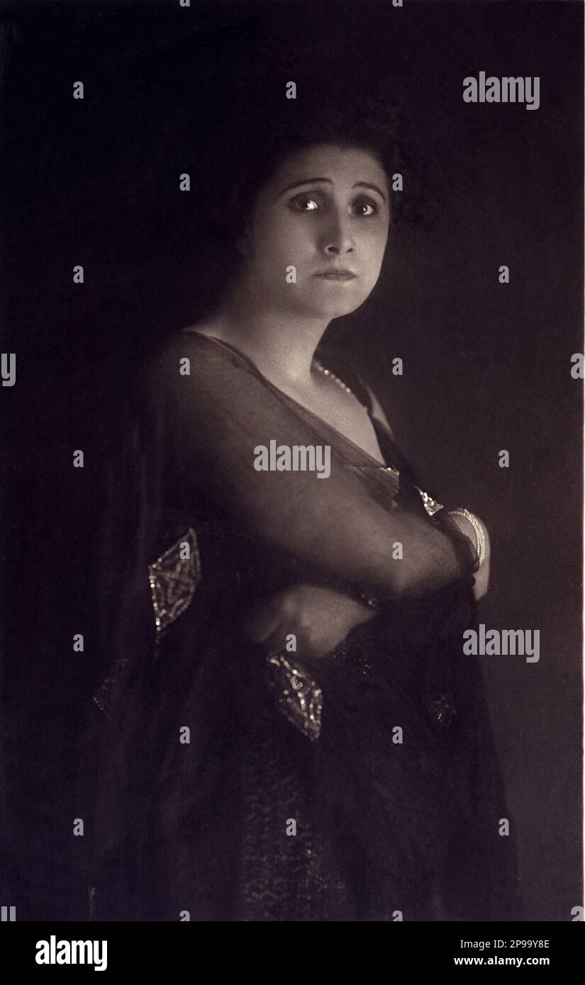 1920 Ca ., Italien : die italienische Schauspielerin VERA VERGANI ( Milano 1895 - Procida 1989 ). Eine bevorzugte Schauspielerin von Luigi Pirandello und Gabriele D'Annunzio - attrice - TEATRO - THEATER - DIVA - DIVINA - VAMP - KINO MUTO - STUMMFILM --- Archivio GBB Stockfoto