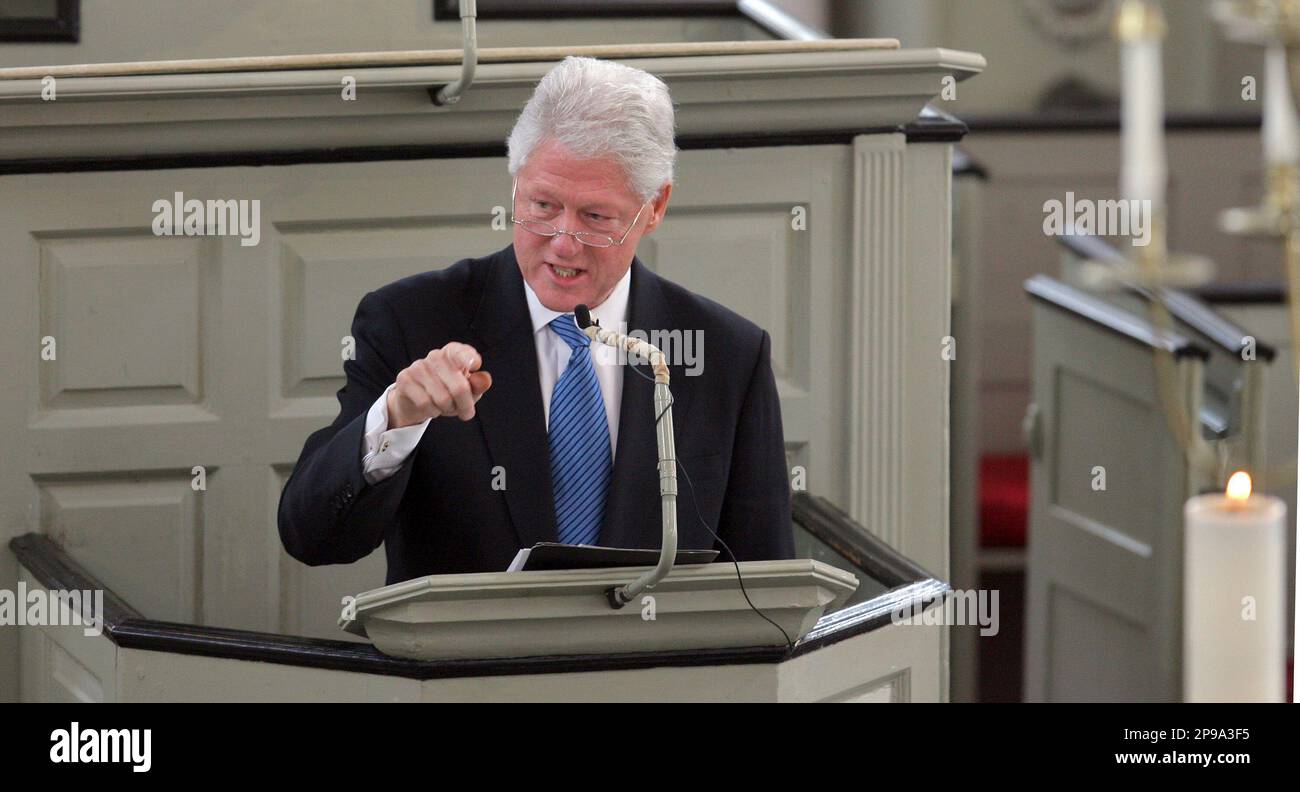 Former President Bill Clinton speaks at the funeral of former Rhode