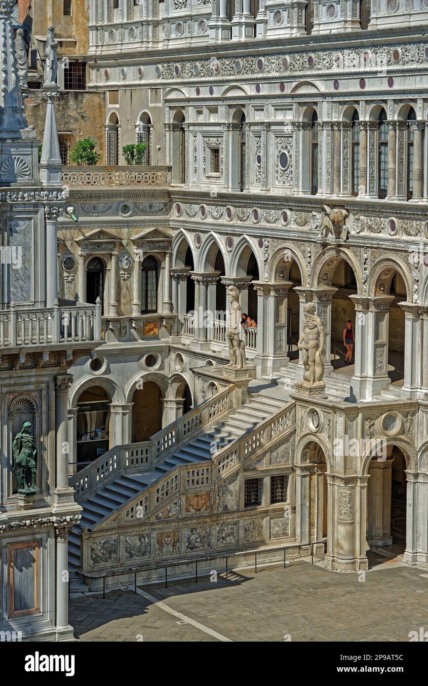 Die Scala dei Giganti, flankiert von Mars und Neptun Stockfotografie