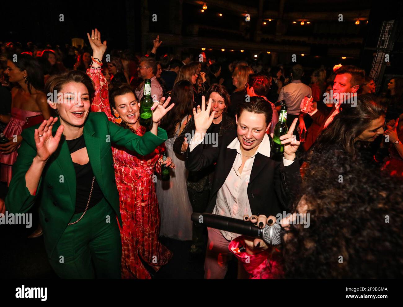 AMSTERDAM - Audienz während des 71. Boekenbal. Das literarische Fest der Buchorganisation CPNB findet wieder im International Theater Amsterdam statt, dem Theater am Leidseplein. ANP EVA PLEVIER niederlande raus - belgien raus Stockfoto