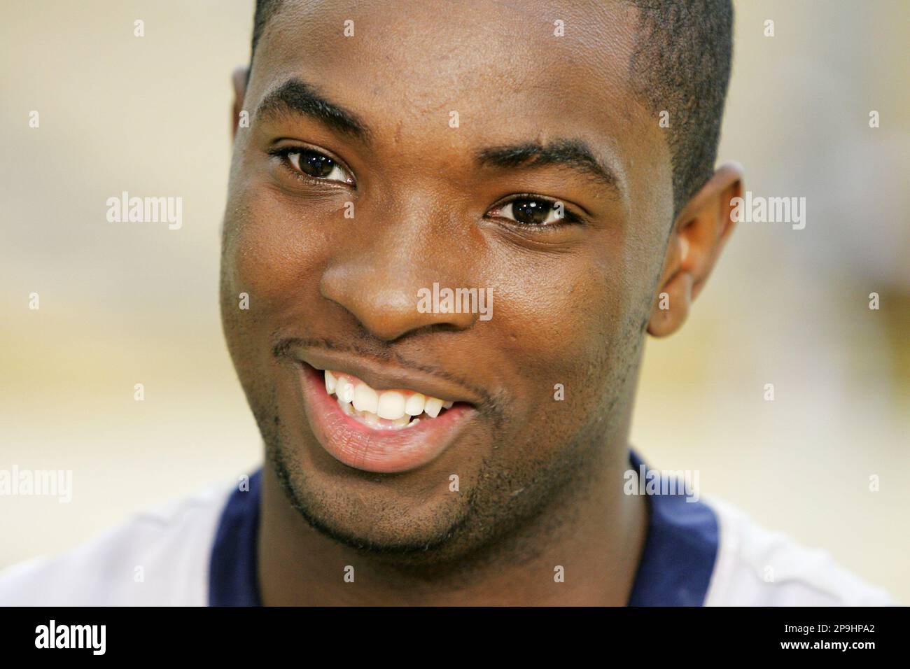 Georgetown guard Jessie Sapp speaks with a news crew during media day for the Georgetown Hoyas men's basketball team, Tuesday, Oct. 14, 2008, in Washington. (AP Photo/Haraz N. Ghanbari) Stockfoto