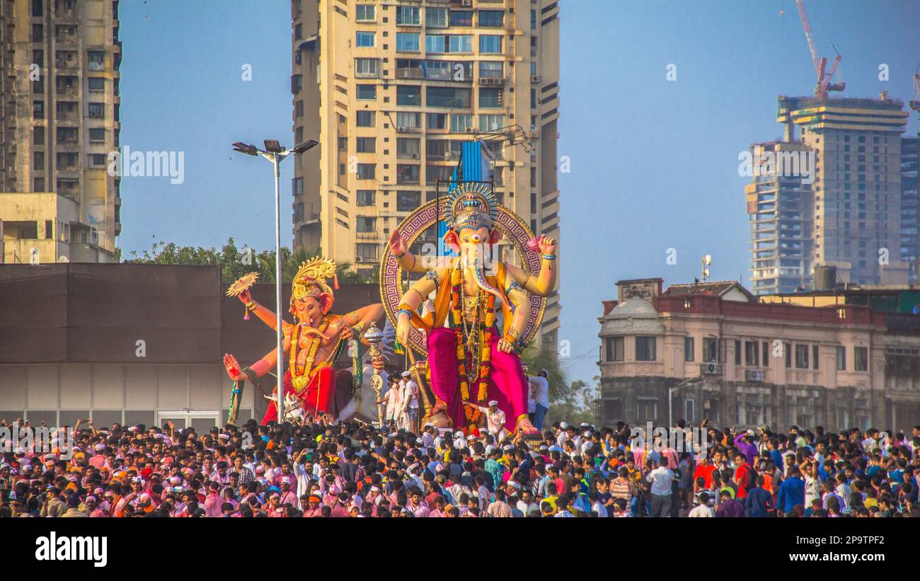 Ganapati Visarjan in Mumbai, Girgaon Chowpaty, Girgaum chowpatty Ganesh Visarjan, Ganesh Festival. Mumbai, Maharashtra, Indien Stockfoto