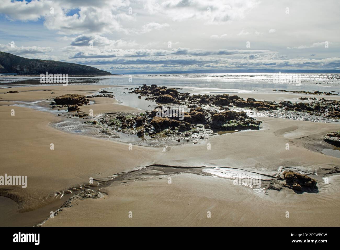 Blick über den Southerndown Beach an einem kalten Märztag an der Glamorgan Heritage Coast South Wales UK Stockfoto