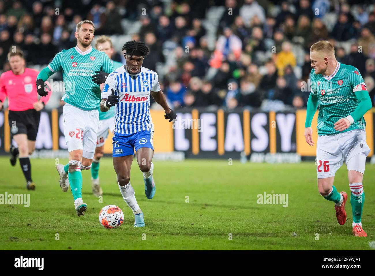 Odense, Dänemark. 10. März 2023. Emmanuel Sabbi (11) aus der Geburtshilfe während des 3F. Superliga-Spiels zwischen Odense Boldklub und Aalborg Boldklub im Nature Energy Park in Odense. (Foto: Gonzales Photo/Alamy Live News Stockfoto