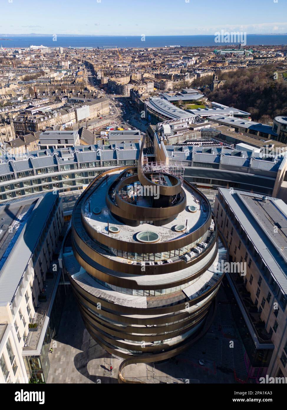 Luftaufnahme des W Hotels im St. James Quarter von der Drohne, Schottland, Großbritannien Stockfoto