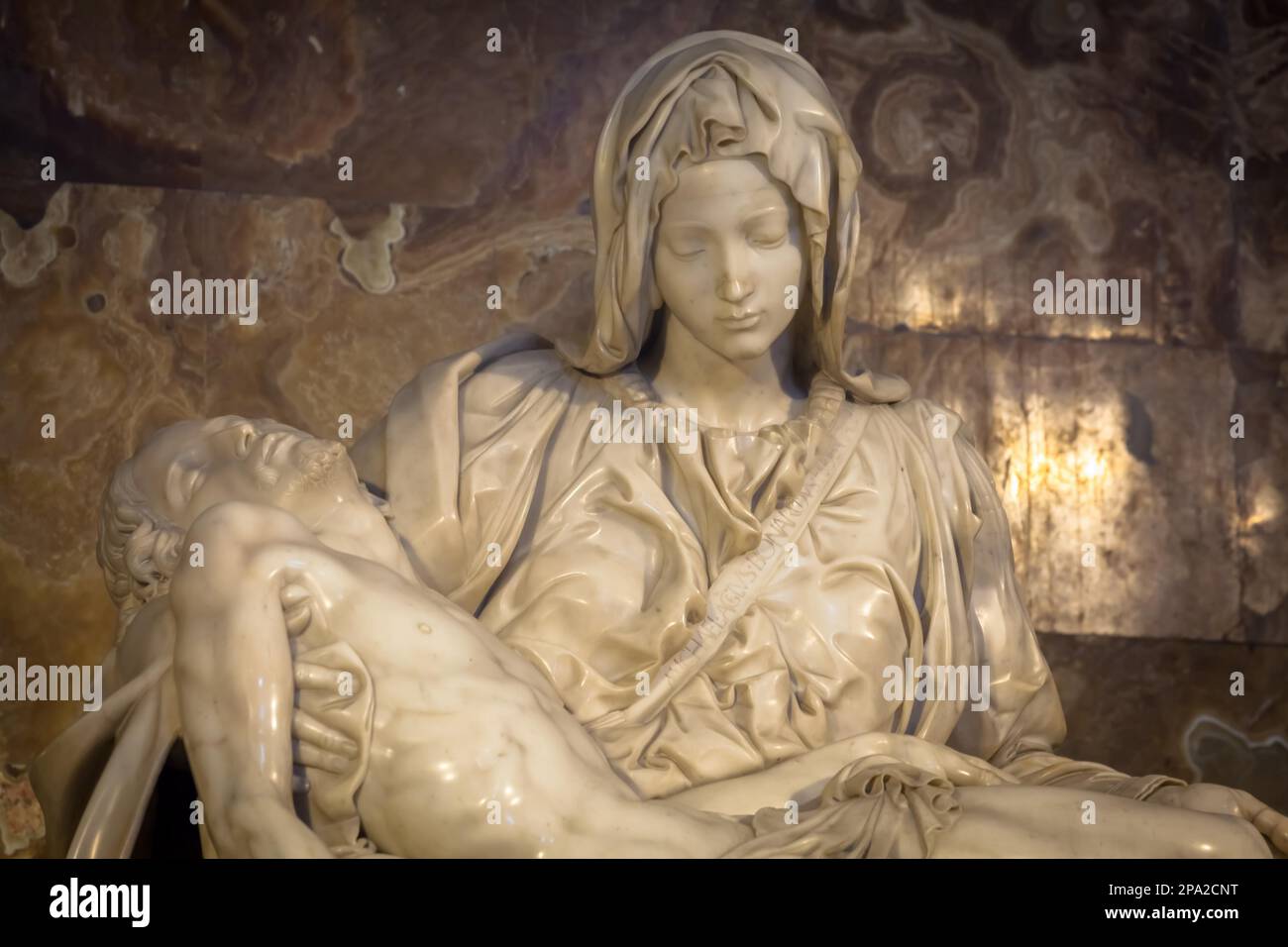 ROM, VATIKANSTAAT - 28. August 2018: Pieta di Michelangelo (die Schande), 1498-1499, in St. Petersdom in Rom Stockfoto