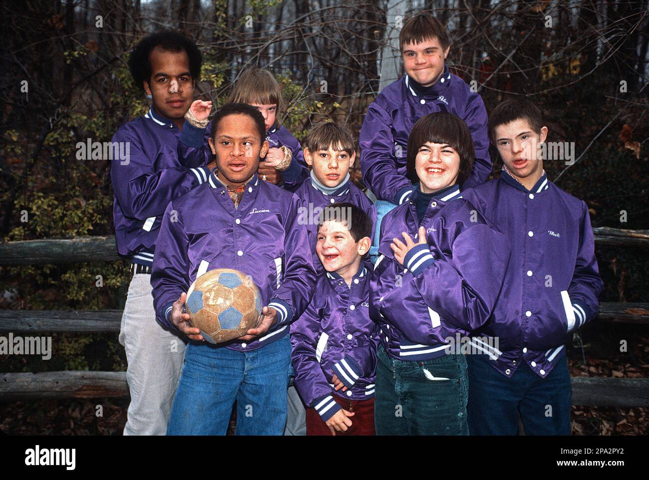 Fußballmannschaft in einer Residenz für Down-Syndrom-Kinder im Staat New York. Stockfoto