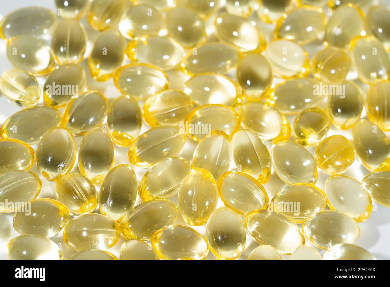 Vitamin D, Omega 3, Omega 6, Nahrungsergänzungsöl Fischöl, Vitamin A, Vitamin E, Leinsamenöl Stockfoto